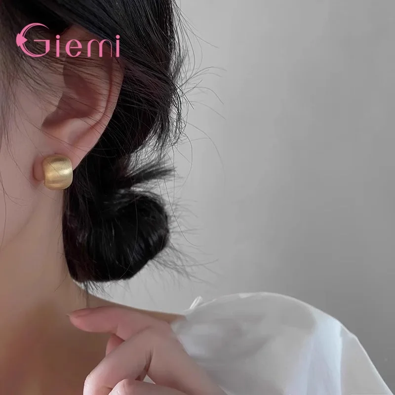 925 Sterling Silver Korean Fashion New Jewelry Minimalist Geometric Metal Earrings for Women Girl Ladies Gift Party Accessory
925 Sterling Silver Korean Fashion New Jewelry Minimalist Geometric Metal Earrings for Women Girl Ladies Gift Party Accessory