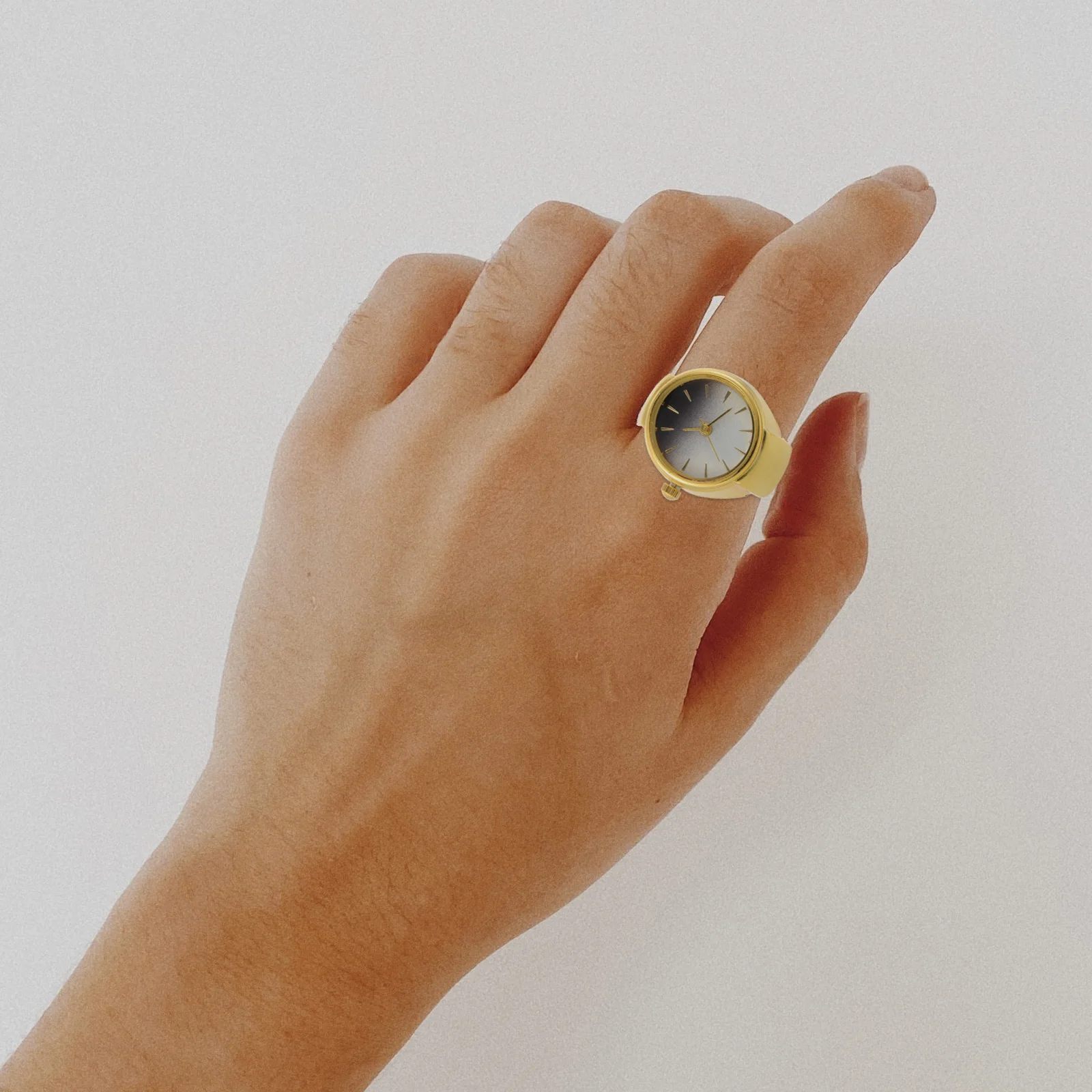 Finger Watch Golden Single Girls Ring Link Pocket Costume Prop Jewelry Fashion Retro Mini Decorative Watch for Women
Finger Watch Golden Single Girls Ring Link Pocket Costume Prop Jewelry Fashion Retro Mini Decorative Watch for Women