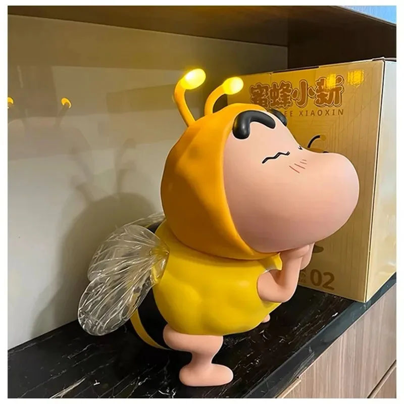 22 см Crayon Shin-Chan Bee, модель куклы, милая креативная силиконовая ночная версия, милые настольные украшения, кавайная модель, игрушка, светящаяся искусственная кожа
22 см Crayon Shin-Chan Bee, модель куклы, милая креативная силиконовая ночная версия, милые настольные украшения, кавайная модель, игрушка, светящаяся искусственная кожа