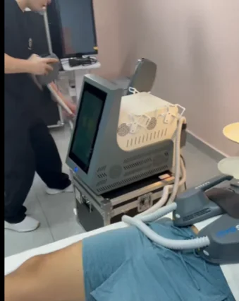 Электромагнитный стимулятор 6500 Вт для наращивания мышц и сжигания жира, технология HI-EMT для тонизирования талии, бедер, ног и рук, CE
Электромагнитный стимулятор 6500 Вт для наращивания мышц и сжигания жира, технология HI-EMT для тонизирования талии, бедер, ног и рук, CE