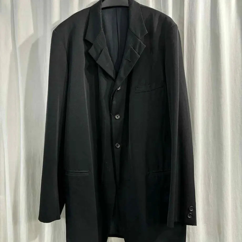 TOP-YAMAMOTO ® Minimalist Style Black Collar Jacket for Men - Business Casual Single-Button Coat
TOP-YAMAMOTO ® Minimalist Style Black Collar Jacket for Men - Business Casual Single-Button Coat