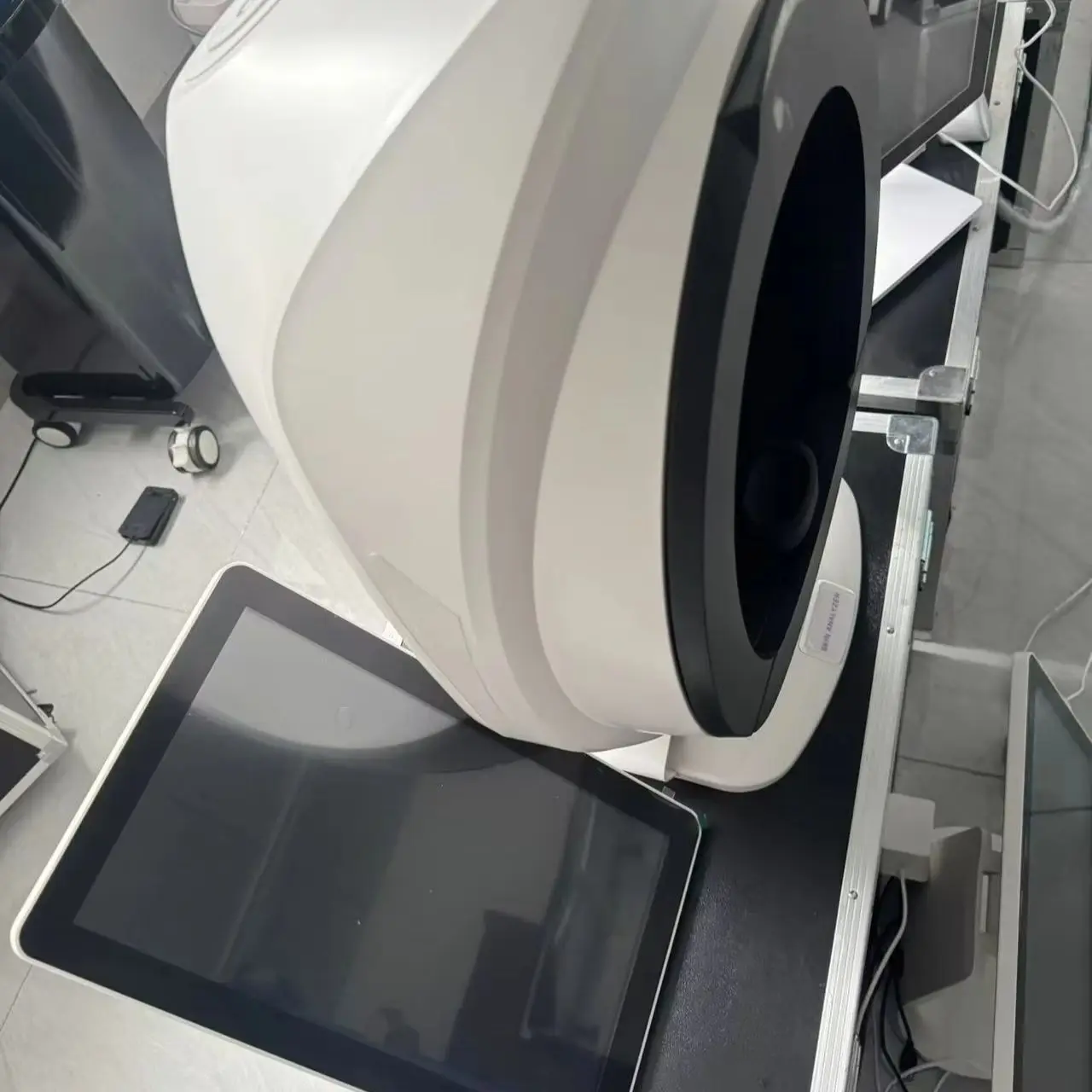 AISA Q1 Skin Analyzer X5 3D Professional Facial Skin Analyzer Machine O1 Pro AI Skin Analysis Scanner 15.6inch 10 Light Spectrum
AISA Q1 Skin Analyzer X5 3D Professional Facial Skin Analyzer Machine O1 Pro AI Skin Analysis Scanner 15.6inch 10 Light Spectrum