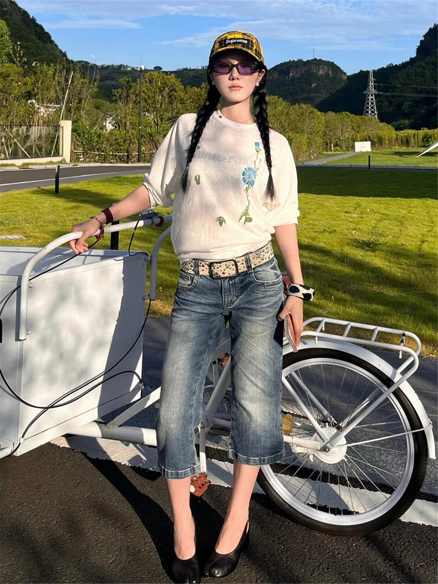 Street Style Low Waist Seven Inch Jeans Women Summer Slimming Design Washed mid Length Cotton Zipper Casual Jeans
Street Style Low Waist Seven Inch Jeans Women Summer Slimming Design Washed mid Length Cotton Zipper Casual Jeans