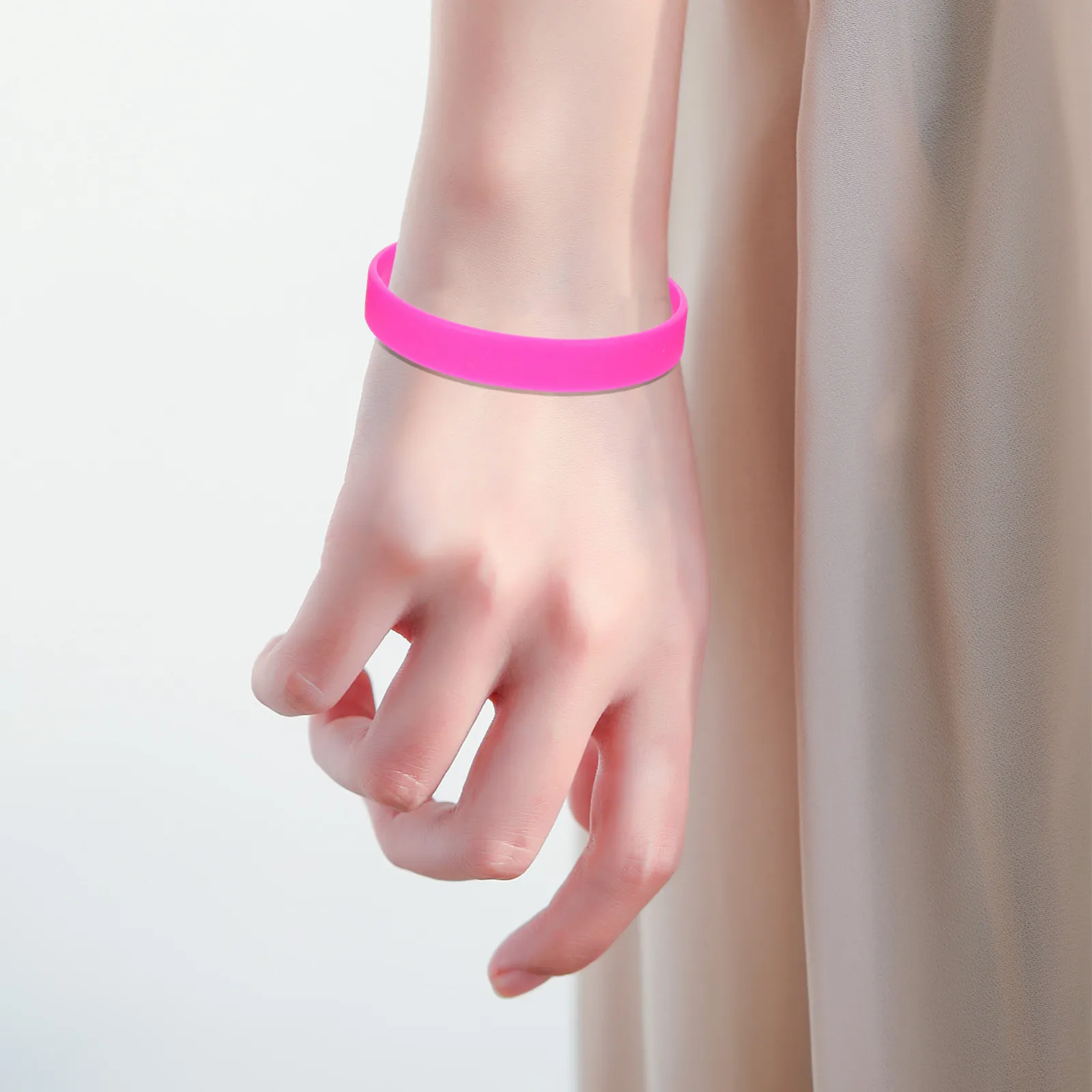 24Pcs Silicone Wristbands Reusable Soft Comfortable Rubber Bracelets for Parties Birthdays Holidays Events Kids Teens Adults
24Pcs Silicone Wristbands Reusable Soft Comfortable Rubber Bracelets for Parties Birthdays Holidays Events Kids Teens Adults