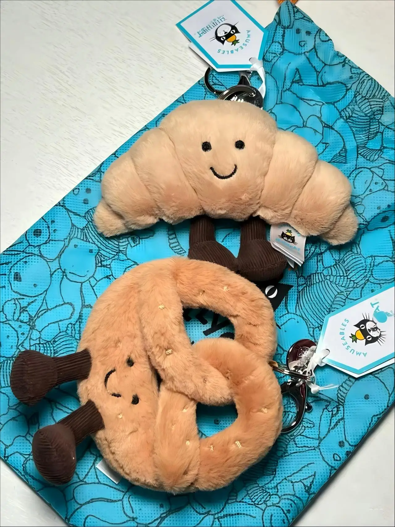 JC Hot Bag Cute Plush Toy label cute girl bag charm plush toy keychain Kawaii plush toy perfect as a birthday Limited New Gift
JC Hot Bag Cute Plush Toy label cute girl bag charm plush toy keychain Kawaii plush toy perfect as a birthday Limited New Gift