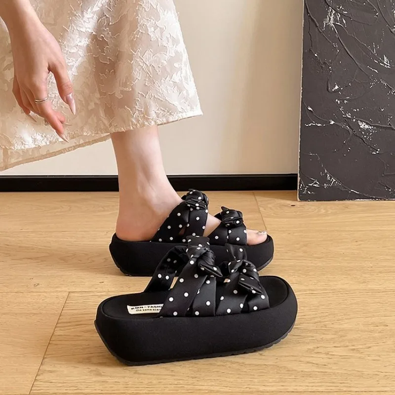 Fashion Leopard Print Bow Slippers Women 2026 Lightweight Comfortable Flat Slippers Woman Summer Slides Sandals
Fashion Leopard Print Bow Slippers Women 2026 Lightweight Comfortable Flat Slippers Woman Summer Slides Sandals
