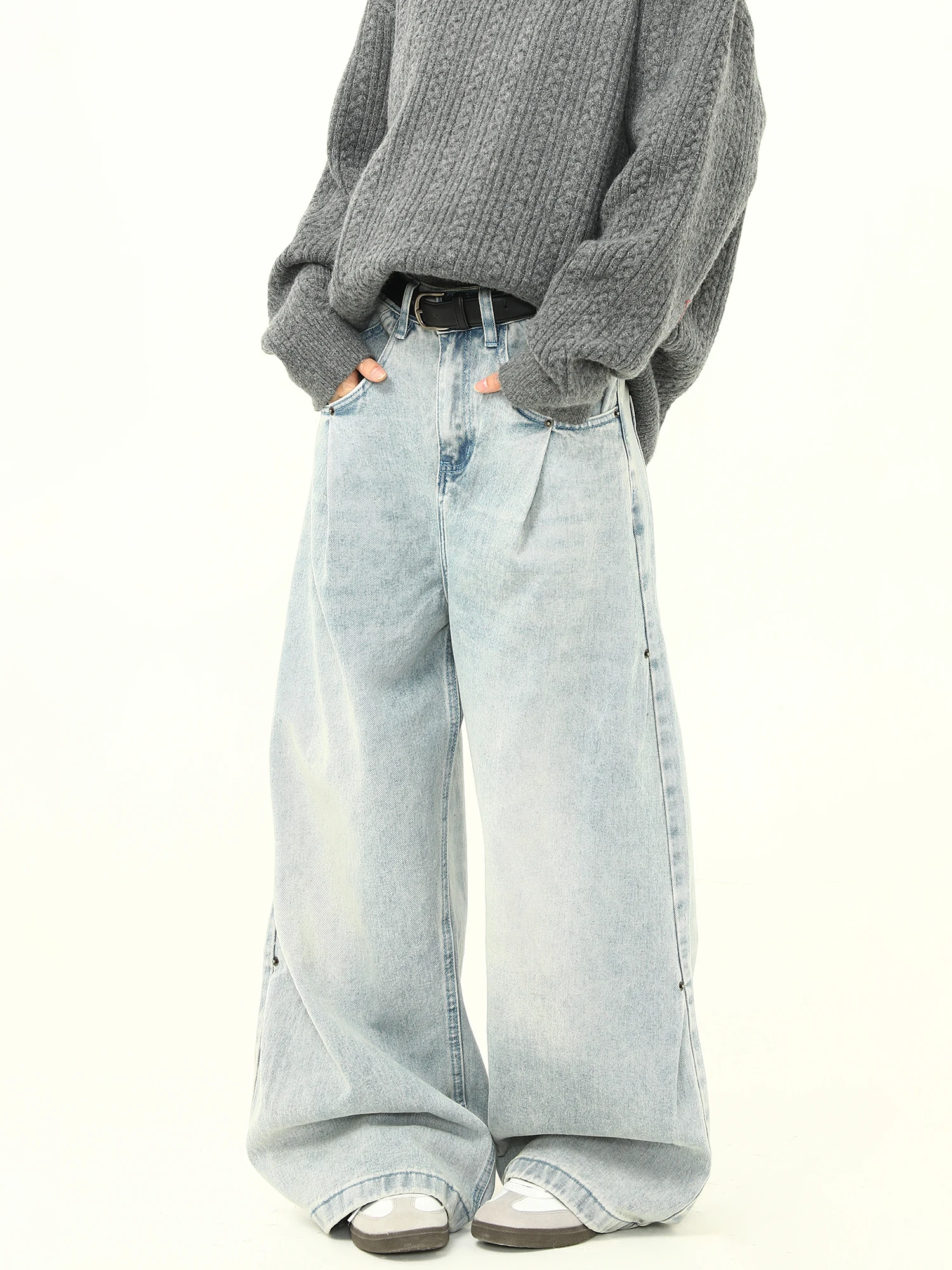 Дикие американские ретро плиссированные свободные широкие джинсы для мужчин и женщин, прямые брюки-трубы с высокой талией, повседневные удобные джинсовые брюки
Дикие американские ретро плиссированные свободные широкие джинсы для мужчин и женщин, прямые брюки-трубы с высокой талией, повседневные удобные джинсовые брюки