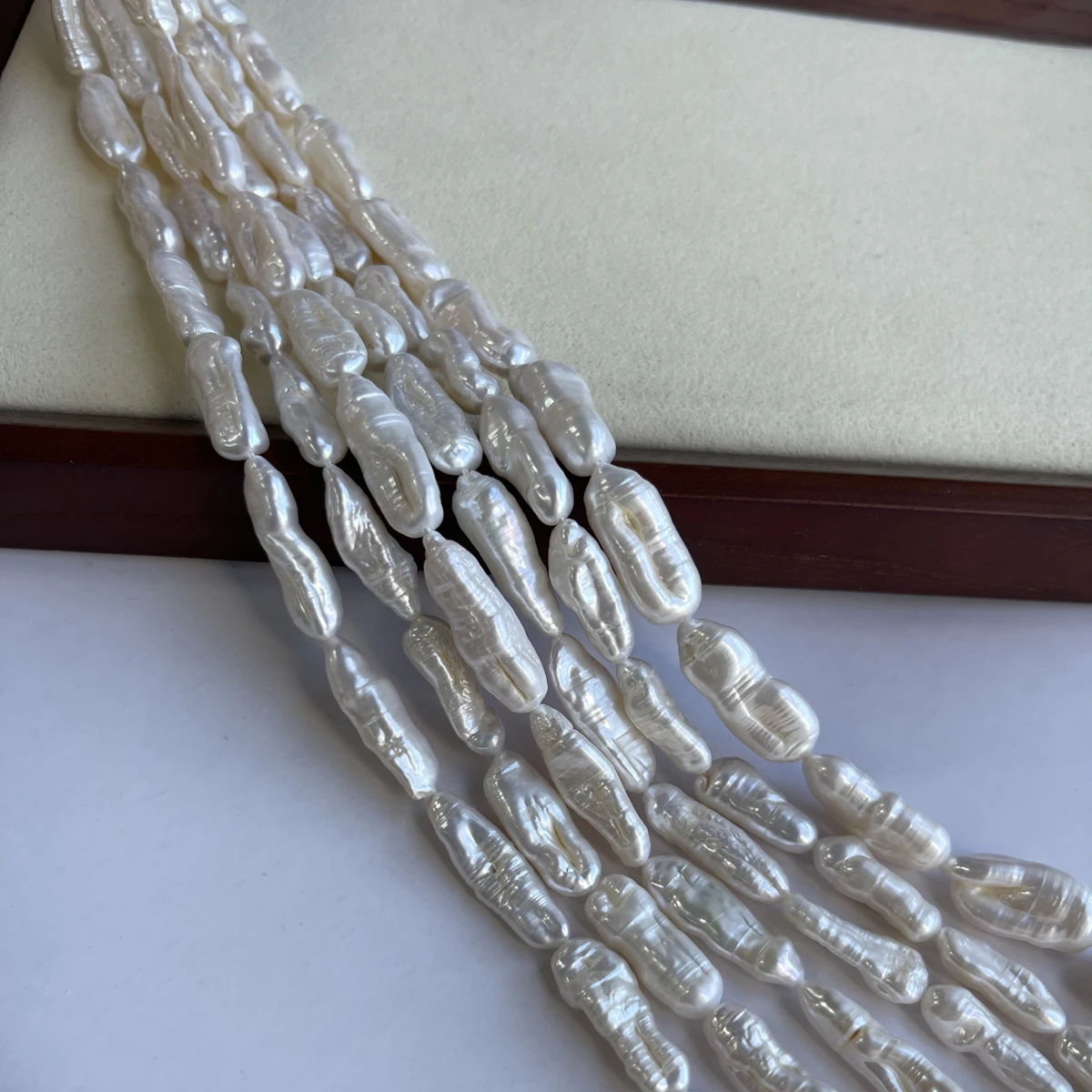 Natural Freshwater Pearl White Baroque Pipa Loose isolation Beads for Needlework Jewelry Making DIY Necklace Bracelet Accessory
Natural Freshwater Pearl White Baroque Pipa Loose isolation Beads for Needlework Jewelry Making DIY Necklace Bracelet Accessory