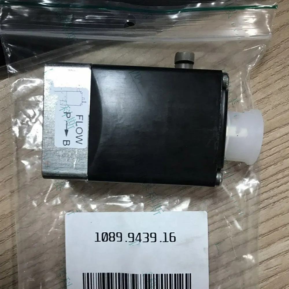 1089943918 Solenoid Valve For Atlas Copco 230V G1/4 5BAR 1089-9439-18
1089943918 Solenoid Valve For Atlas Copco 230V G1/4 5BAR 1089-9439-18