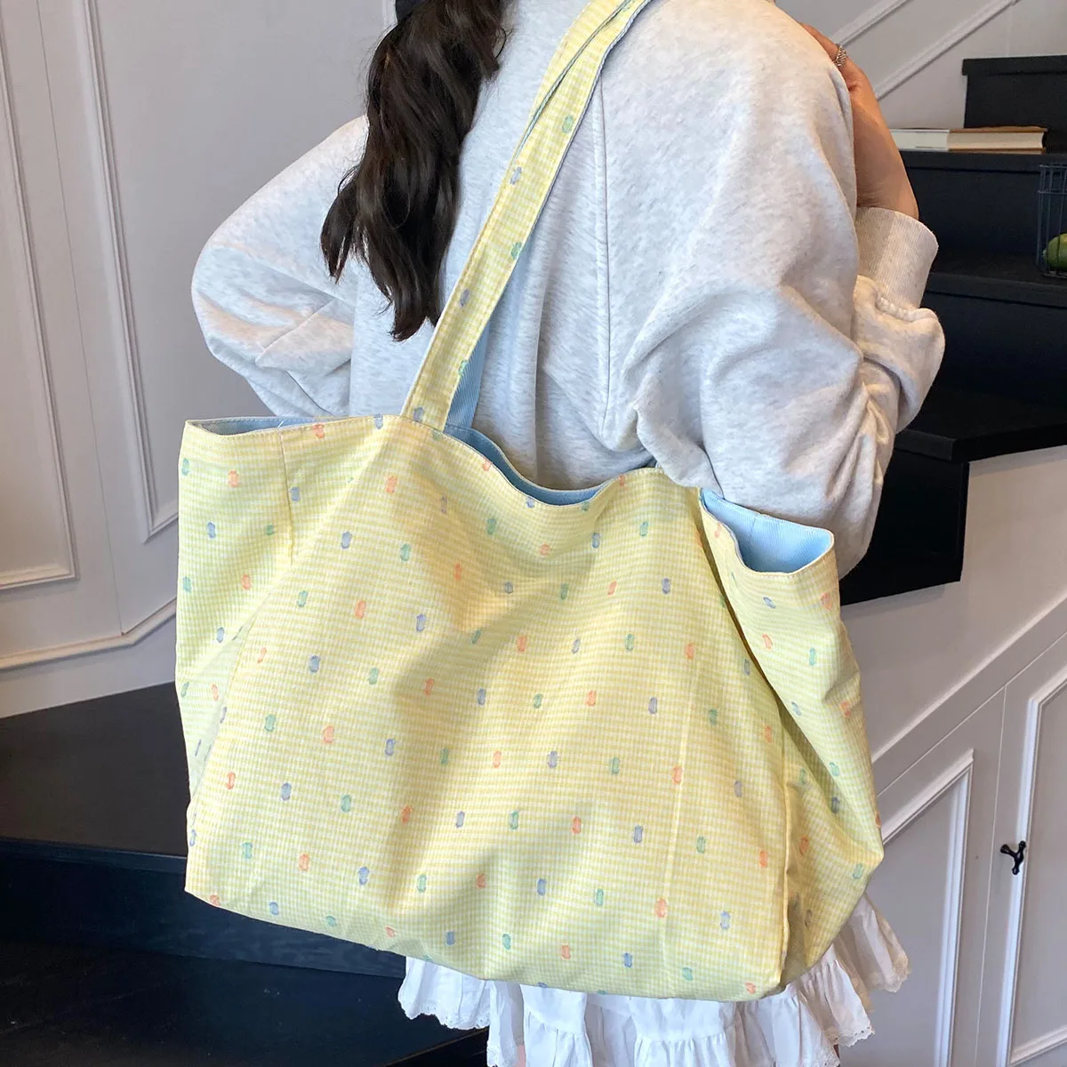 2025 Summer New Cute and Versatile Embroidered Cloth Bag Reversible Tote Bag Women's Large Capacity Commuter Shoulder Bag
2025 Summer New Cute and Versatile Embroidered Cloth Bag Reversible Tote Bag Women's Large Capacity Commuter Shoulder Bag