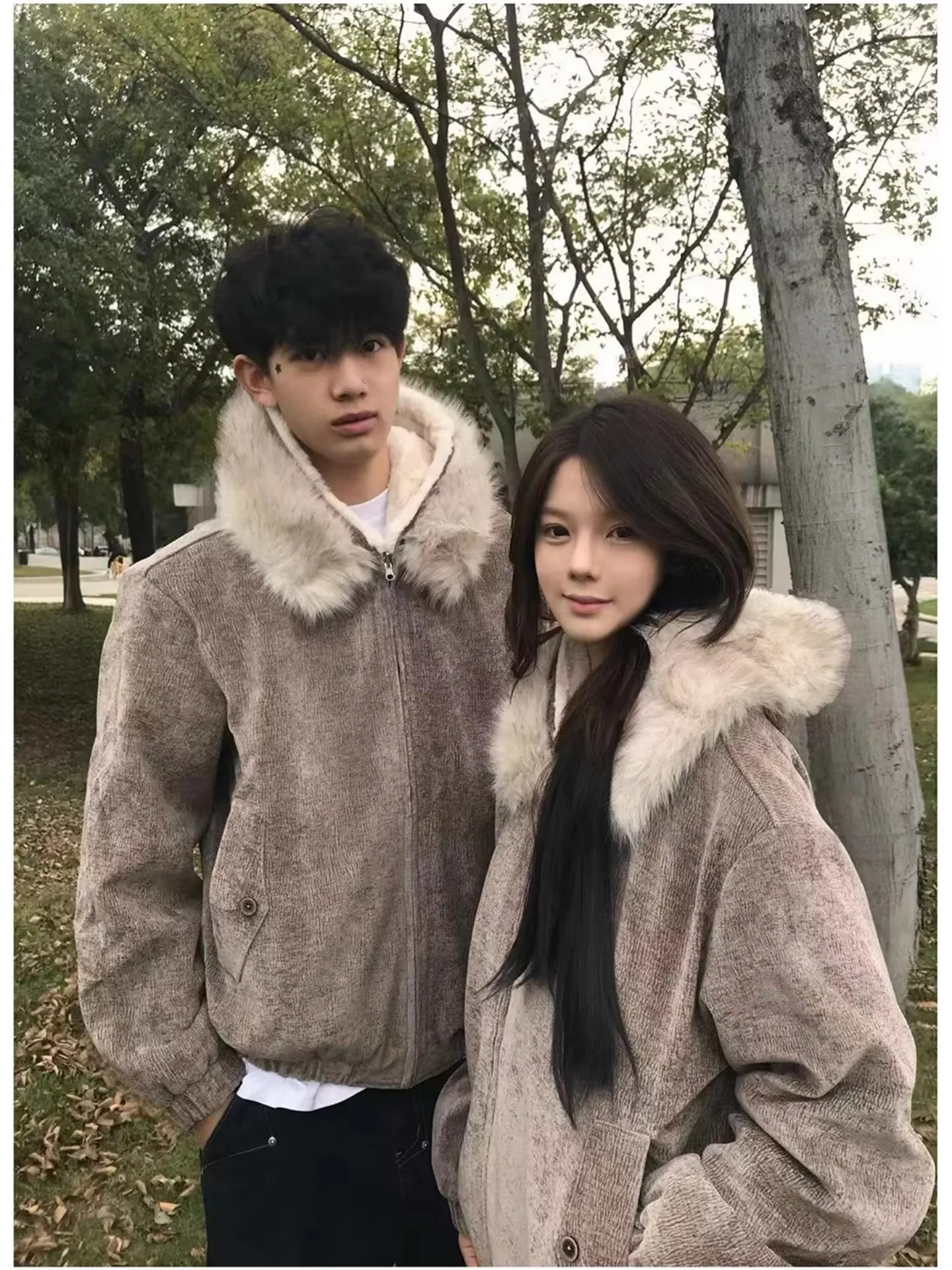 Двусторонняя мужская хлопковая куртка с капюшоном и воротником из кроличьего меха, теплая зимняя модная повседневная молодежная куртка
Двусторонняя мужская хлопковая куртка с капюшоном и воротником из кроличьего меха, теплая зимняя модная повседневная молодежная куртка