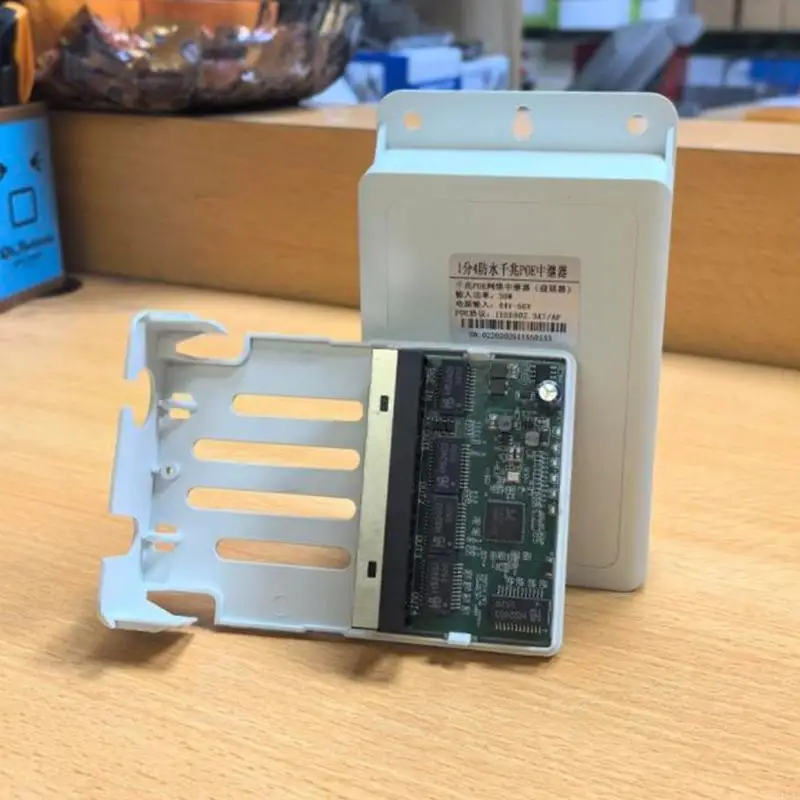 Waterproof Gigabit POE Extender for Outdoor Use 1 in 4 Out Delivering 30W Power to Camera and Access Points HX5E
Waterproof Gigabit POE Extender for Outdoor Use 1 in 4 Out Delivering 30W Power to Camera and Access Points HX5E
