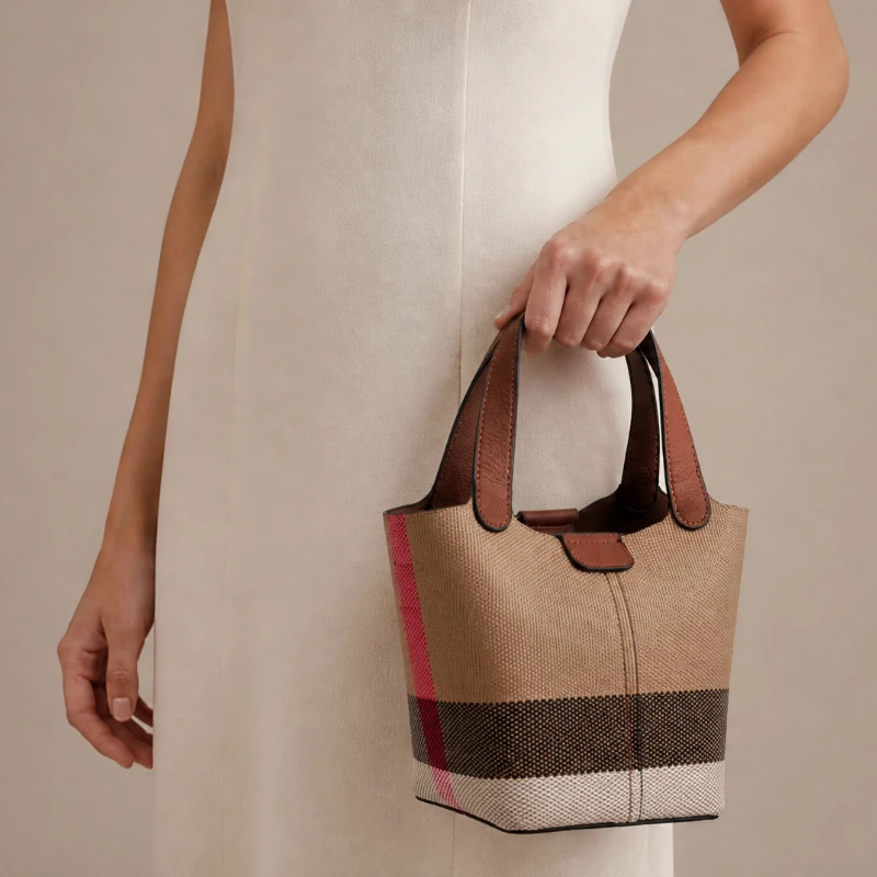Genuine Leather Mini Bucket Bag Striped Tote Bag Detachable Shoulder Strap Summer Handbag for Women
Genuine Leather Mini Bucket Bag Striped Tote Bag Detachable Shoulder Strap Summer Handbag for Women