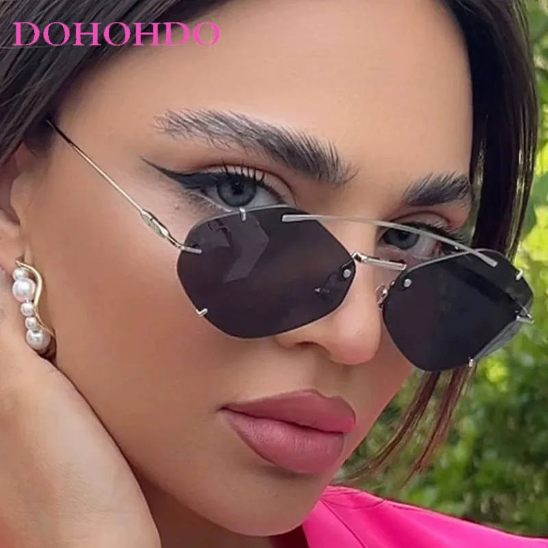 Y2K Rimless Punk Pilot Women Sunglasses Trend Retro Metal Small Frame Sunglass Men Outdoor Travel Eyewear Ladies Lentes UV400
Y2K Rimless Punk Pilot Women Sunglasses Trend Retro Metal Small Frame Sunglass Men Outdoor Travel Eyewear Ladies Lentes UV400