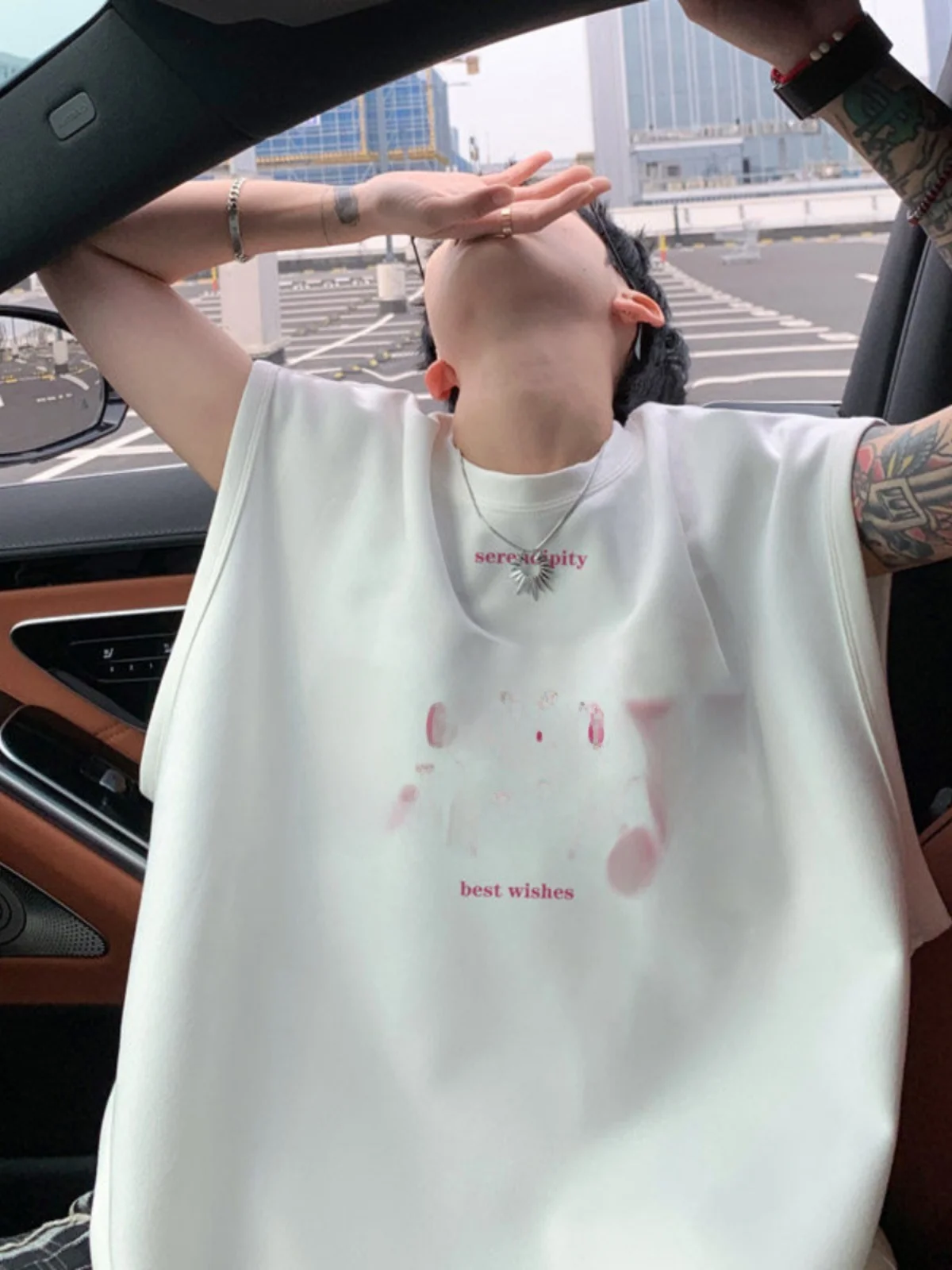 Замшевый жилет American Sle, мужская футболка Svel, летняя верхняя одежда, свободная тяжелая подушечка с принтом, модный тренд
Замшевый жилет American Sle, мужская футболка Svel, летняя верхняя одежда, свободная тяжелая подушечка с принтом, модный тренд