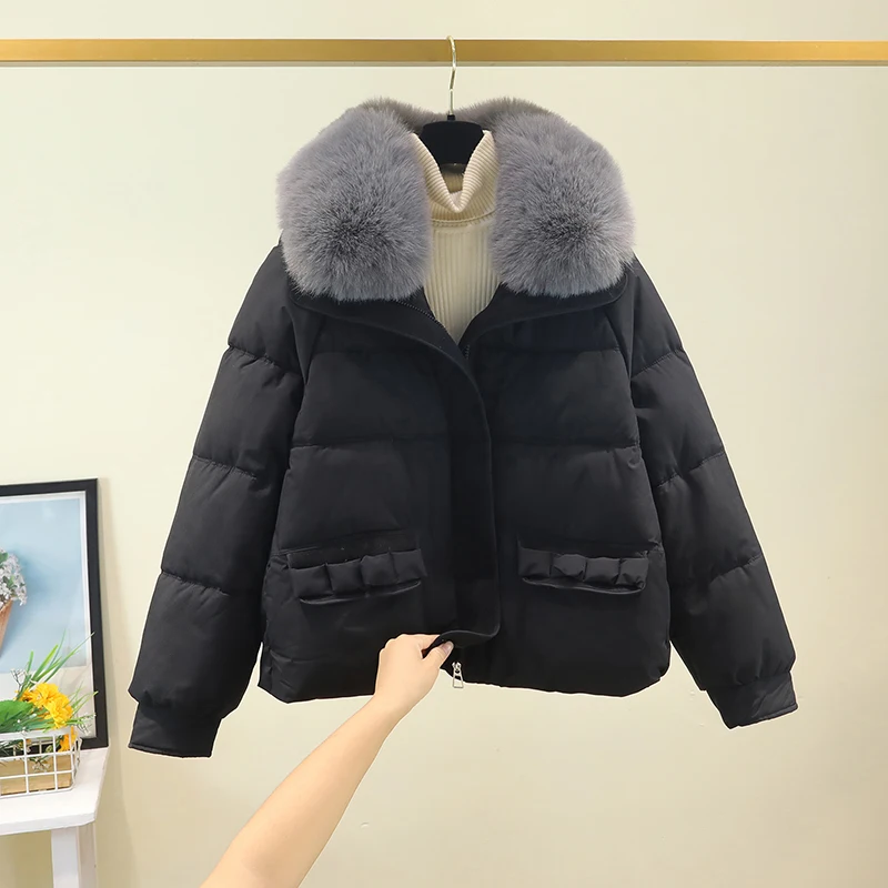 Зимнее женское свободное хлопковое пальто Thiened Puffer Jaet с большим меховым воротником, корейская версия, застежка-молния
Зимнее женское свободное хлопковое пальто Thiened Puffer Jaet с большим меховым воротником, корейская версия, застежка-молния