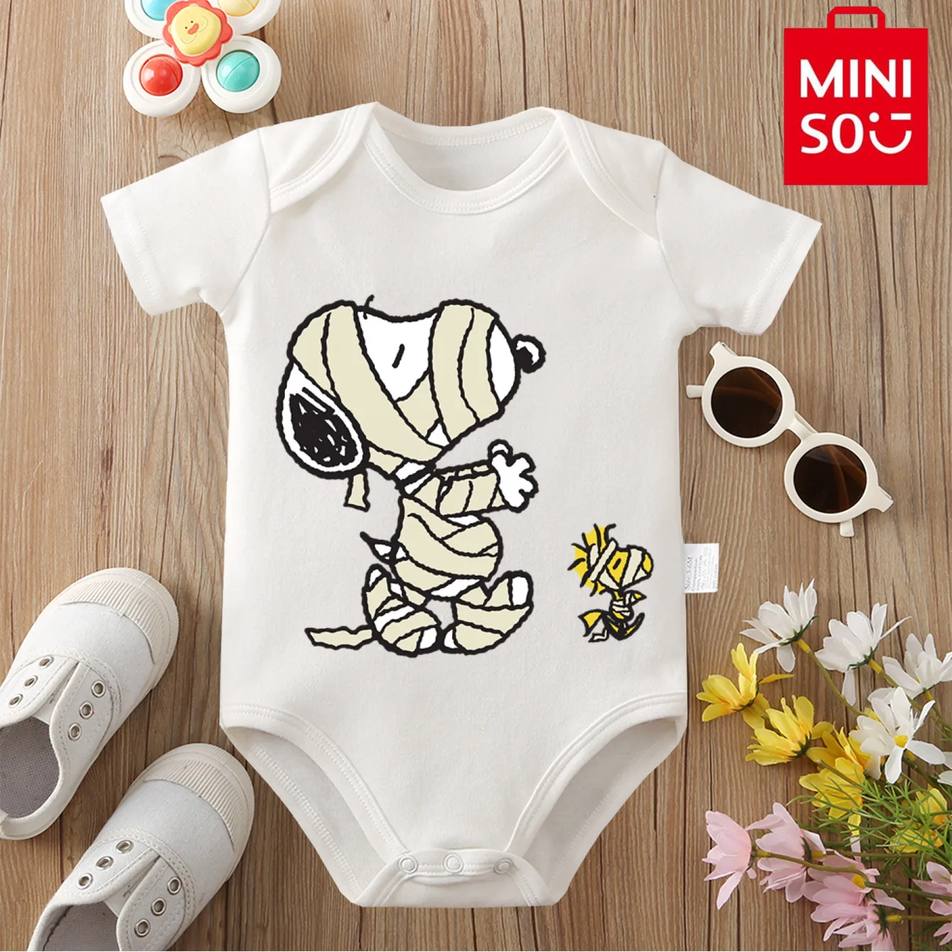 MINISO SNOOPY Чарли Браун с принтом из чистого хлопка, комбинезон-боди для ребенка, удобный комбинезон для новорожденных от 0 до 12 месяцев
MINISO SNOOPY Чарли Браун с принтом из чистого хлопка, комбинезон-боди для ребенка, удобный комбинезон для новорожденных от 0 до 12 месяцев