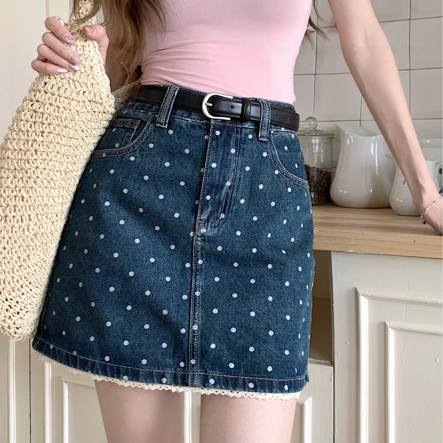Korean Style Polka Dot Lace Splicing Denim Short Skirt Women's Summer New High Waist Slim A-Line Skirt Commute Style
Korean Style Polka Dot Lace Splicing Denim Short Skirt Women's Summer New High Waist Slim A-Line Skirt Commute Style