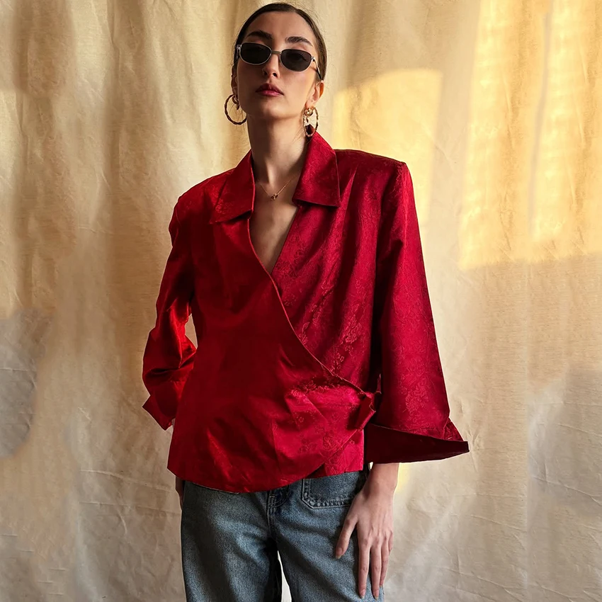 Винтажная красная жаккардовая блузка Linad с китайским принтом и шнуровкой, женская, весна 2026, модный повседневный пуловер, топ с бантом
Винтажная красная жаккардовая блузка Linad с китайским принтом и шнуровкой, женская, весна 2026, модный повседневный пуловер, топ с бантом