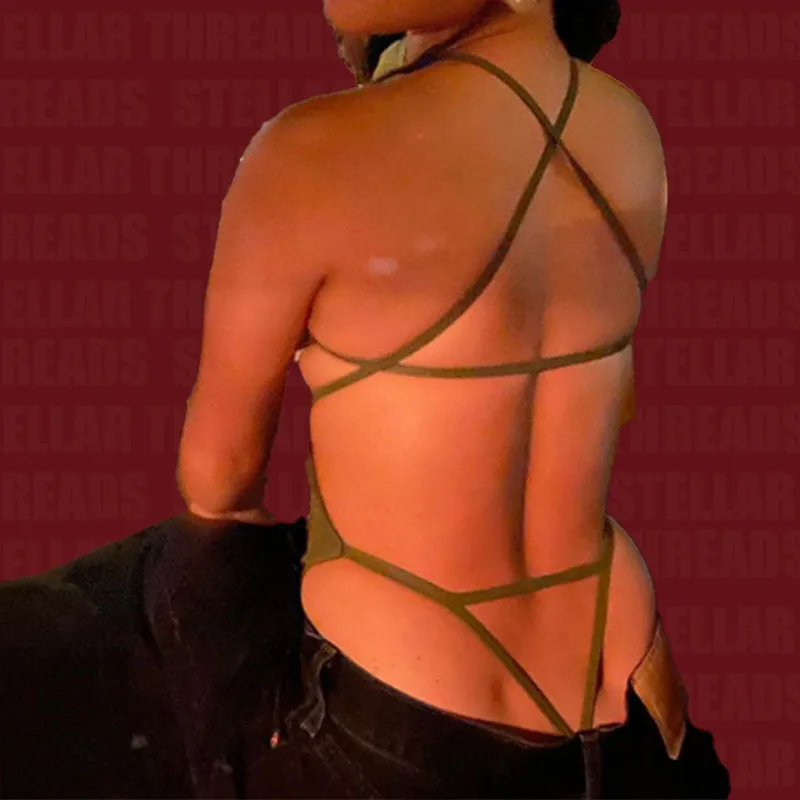 Exquisitely Sexy Halter - Neck Bodysuit in Captivating Solid Color - Effortlessly Exudes Glamour
Exquisitely Sexy Halter - Neck Bodysuit in Captivating Solid Color - Effortlessly Exudes Glamour