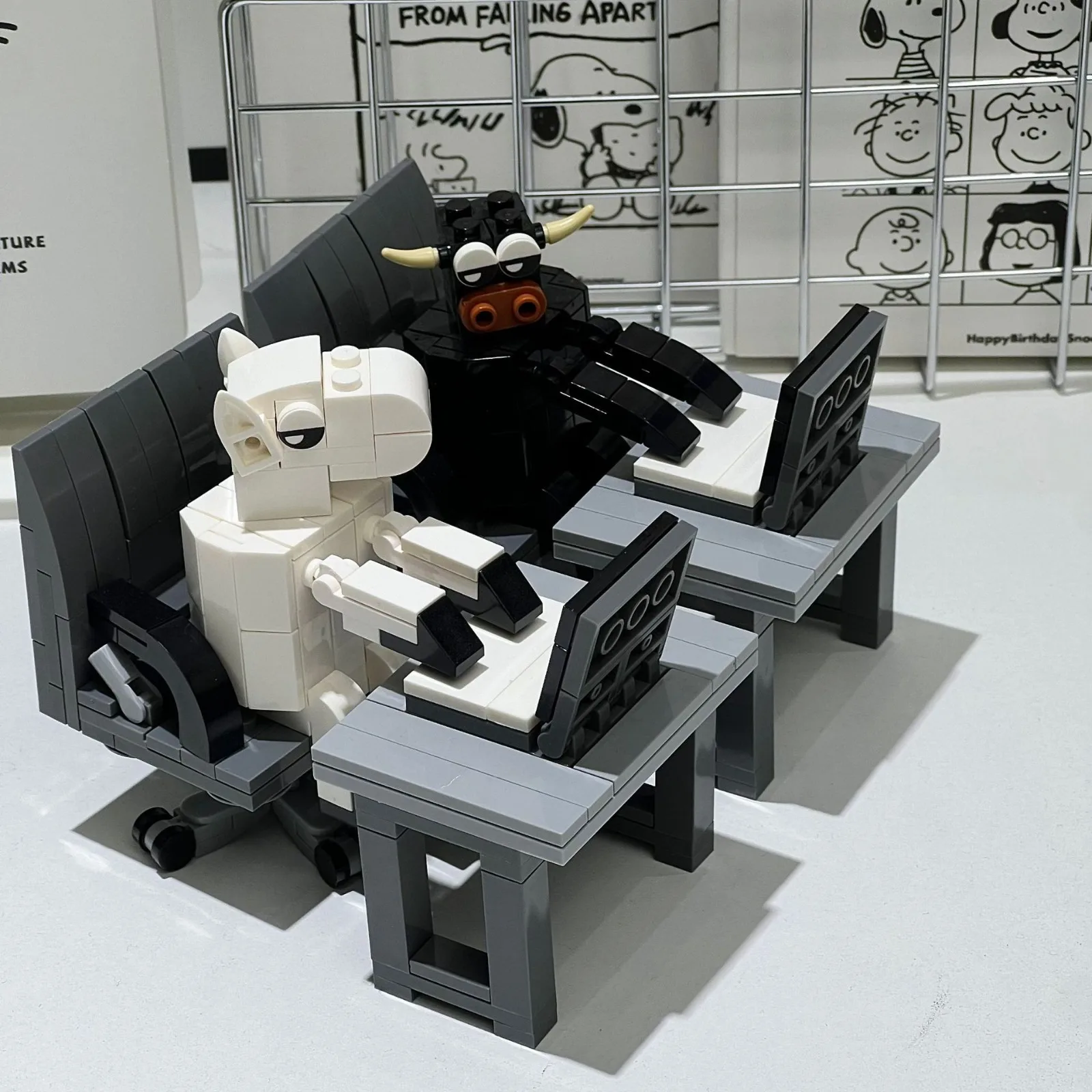 Working Ox Horse Brick Shrimp MOC Model - Funny Viral Meme DIY Building Toy for Boys & Girls
Working Ox Horse Brick Shrimp MOC Model - Funny Viral Meme DIY Building Toy for Boys & Girls