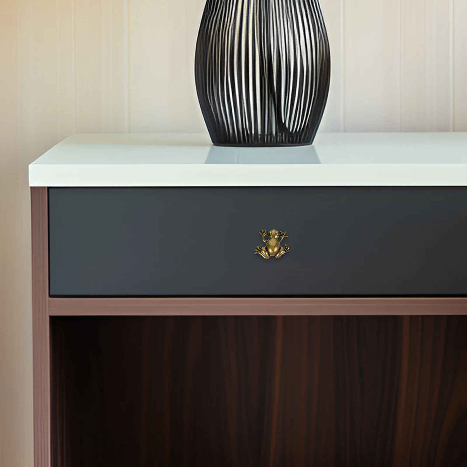 Frog Shaped Wardrobe Handle Cute Animal Knob for Bedroom Drawer Cabinet Door Pull Decorative Furniture Handle Animal Knobs
Frog Shaped Wardrobe Handle Cute Animal Knob for Bedroom Drawer Cabinet Door Pull Decorative Furniture Handle Animal Knobs