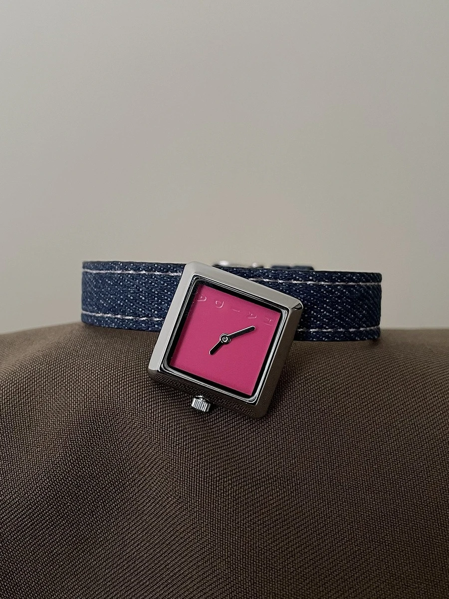 Denim watch femininity, retro exquisite niche design high sense, fashionable waterproof student ins
Denim watch femininity, retro exquisite niche design high sense, fashionable waterproof student ins