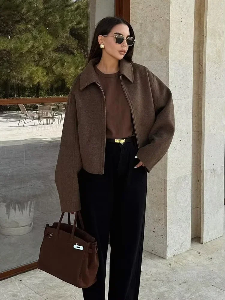 Fashion Brown Zipper Woolen Jacket For Women Elegant Lapel Long Sleeve Short Coats Female Vintage Autumn Lady Street Outerwear
Fashion Brown Zipper Woolen Jacket For Women Elegant Lapel Long Sleeve Short Coats Female Vintage Autumn Lady Street Outerwear