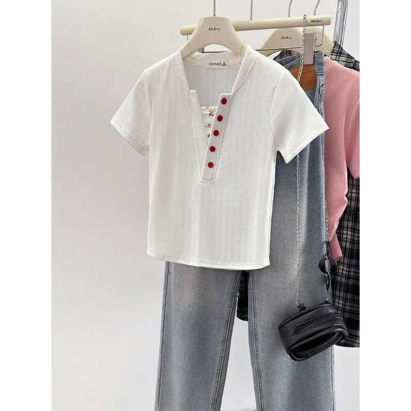 Chic White Front Shoulder Red Button Fake Two-piece T-shirt Summer New Slim-fit Versatile Short-sleeved Women's Top
Chic White Front Shoulder Red Button Fake Two-piece T-shirt Summer New Slim-fit Versatile Short-sleeved Women's Top