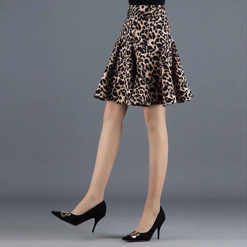 Women's Leopard Print Printed Long Skirt Spring and Autumn Satin Party Dress Fashionable Women's High Waisted Skirt P795
Women's Leopard Print Printed Long Skirt Spring and Autumn Satin Party Dress Fashionable Women's High Waisted Skirt P795