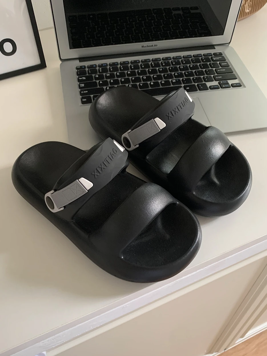 Soft Thick Bottom Sandals Strappy Casual Style Women's Men's Summer Trendy Couple Outdoor Wear Double Strap Slippers
Soft Thick Bottom Sandals Strappy Casual Style Women's Men's Summer Trendy Couple Outdoor Wear Double Strap Slippers