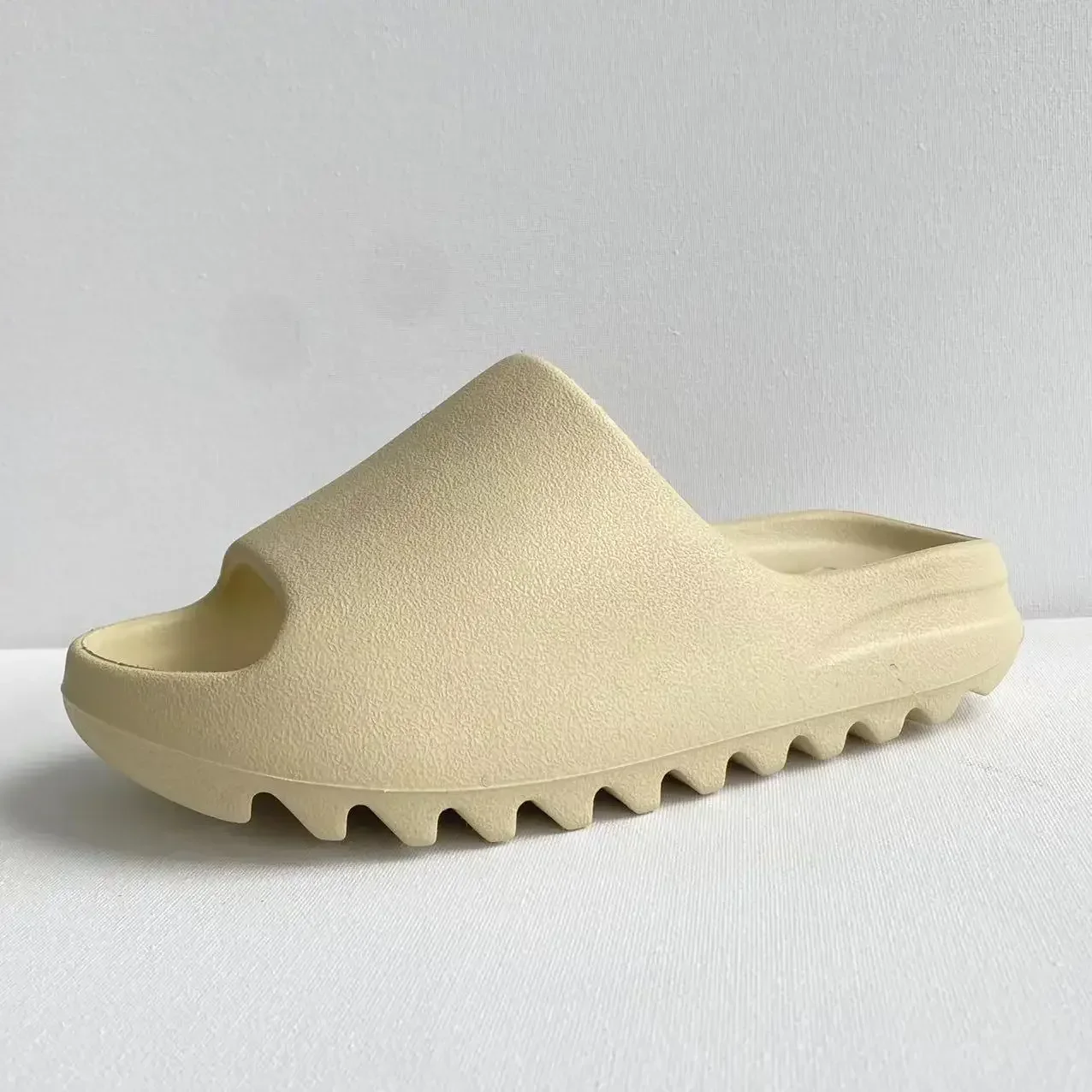 Summer Unisex Slippers Women 2023 Indoor EVA High Soft Bottom Sandals Trend Slides Light Beach Shoes Couple Slippers Big Size
Summer Unisex Slippers Women 2023 Indoor EVA High Soft Bottom Sandals Trend Slides Light Beach Shoes Couple Slippers Big Size