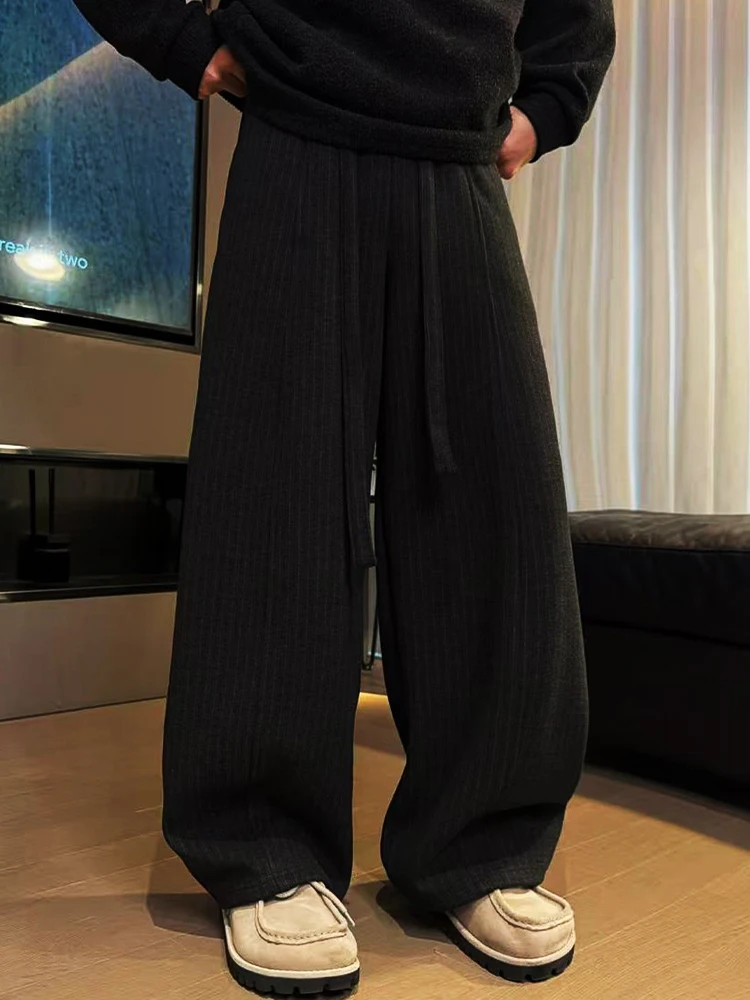 Мужские зимние повседневные брюки свободного кроя в полоску, молодежные, модные, с завязками, удобные, универсальные, повседневные брюки
Мужские зимние повседневные брюки свободного кроя в полоску, молодежные, модные, с завязками, удобные, универсальные, повседневные брюки