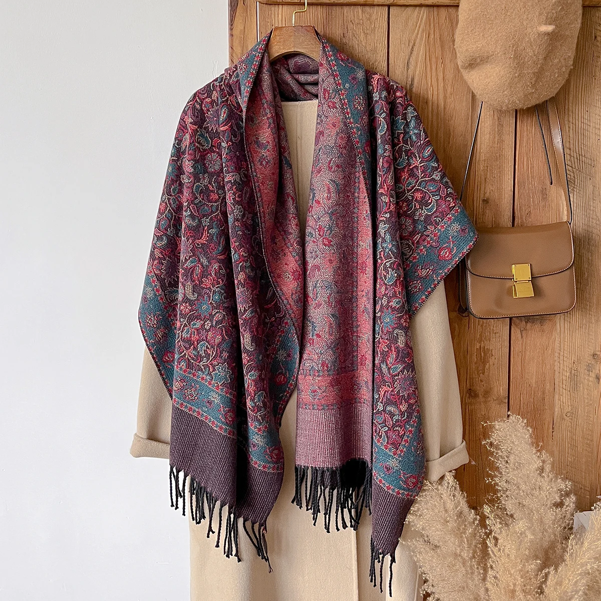 Women Winter Fashionable Tassel Shawl Thickened Imitation Cashmere Scarves Ethnic Style Warm Blanket Cape Headscarf Scarf
Women Winter Fashionable Tassel Shawl Thickened Imitation Cashmere Scarves Ethnic Style Warm Blanket Cape Headscarf Scarf