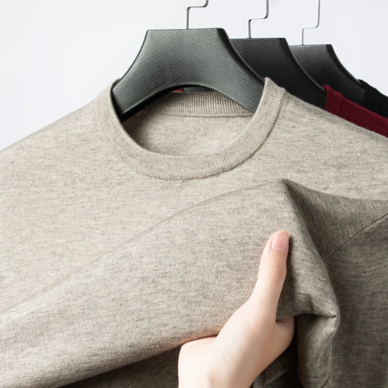 Solid color wool blend autumn and winter men's warm O-neck sweater, daily casual men's slim fit base shirt.
Solid color wool blend autumn and winter men's warm O-neck sweater, daily casual men's slim fit base shirt.