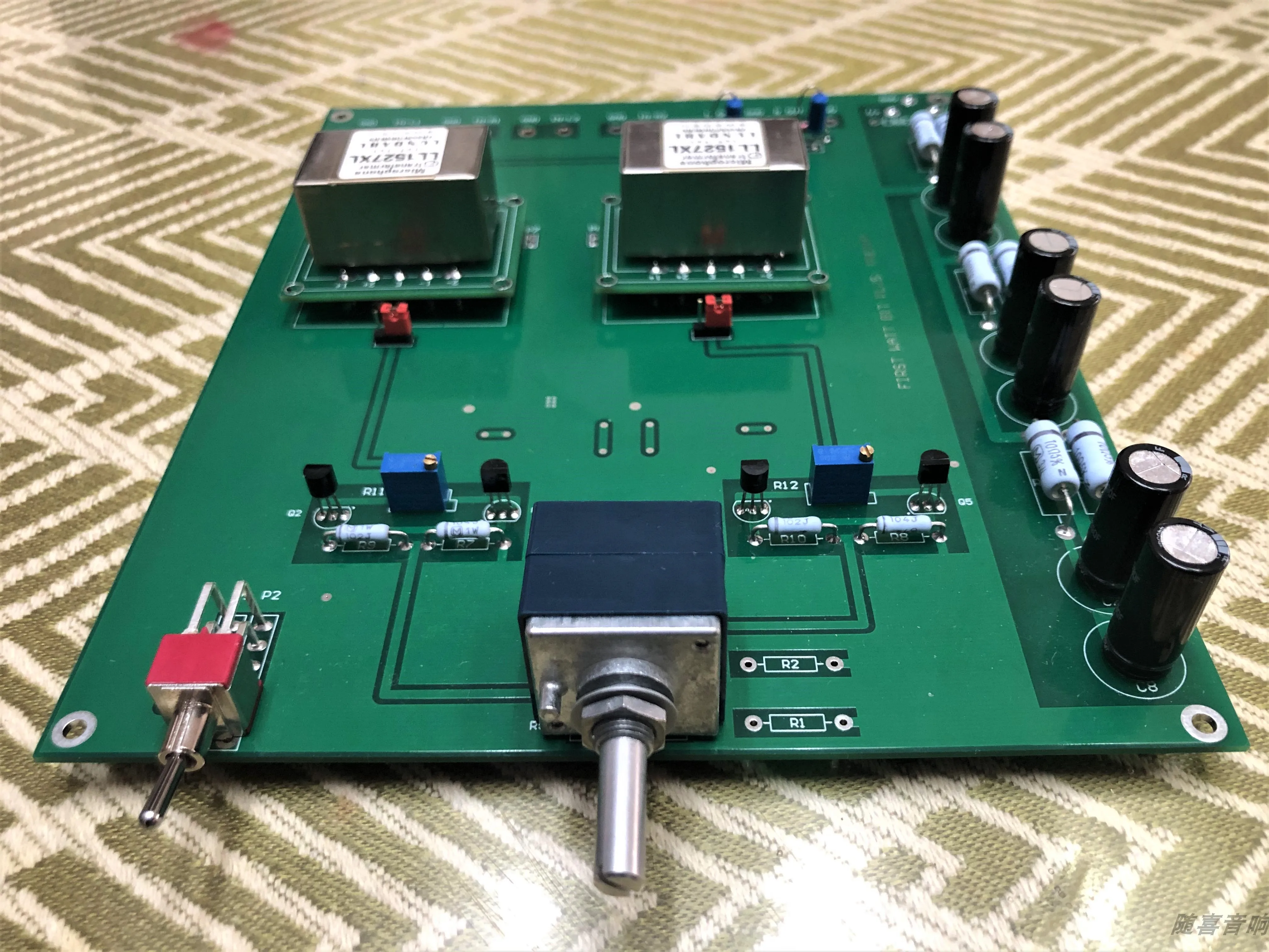 Firstwatt B1T Transformer Preamp Integrates the TPA6120A2 High-quality Headphone Amplifier Circuit
Firstwatt B1T Transformer Preamp Integrates the TPA6120A2 High-quality Headphone Amplifier Circuit