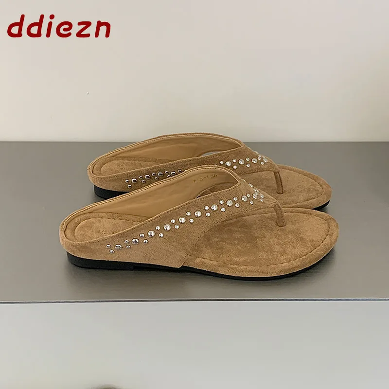 Fashion Rivet Female Slides Sandals Flip Flops For Women Flat Shoes Summer Outdoor 2026 New Slippers Beach Ladies Shoes
Fashion Rivet Female Slides Sandals Flip Flops For Women Flat Shoes Summer Outdoor 2026 New Slippers Beach Ladies Shoes