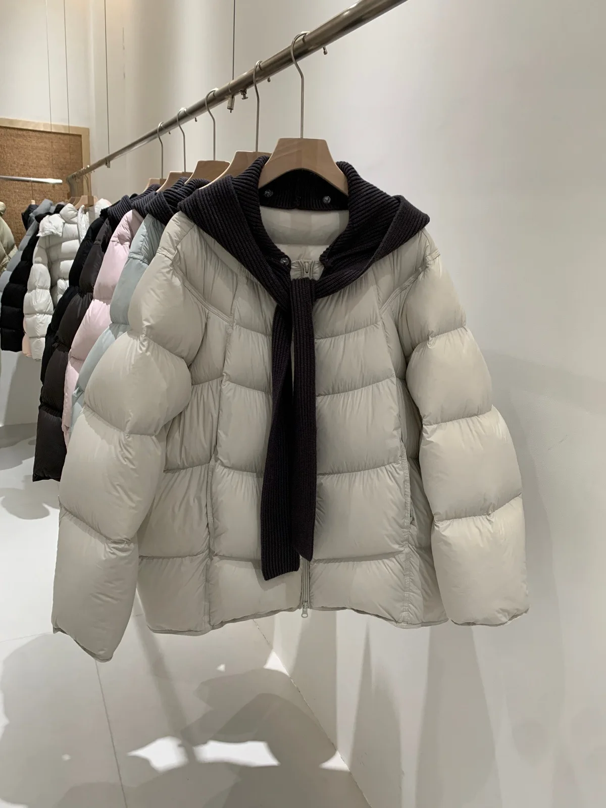 Loose Knitted Hat Du down Jaet Korean Sle Mid-Length Warm 90 White Du Feather Coat Weekly Home Winter Outerwear
Loose Knitted Hat Du down Jaet Korean Sle Mid-Length Warm 90 White Du Feather Coat Weekly Home Winter Outerwear