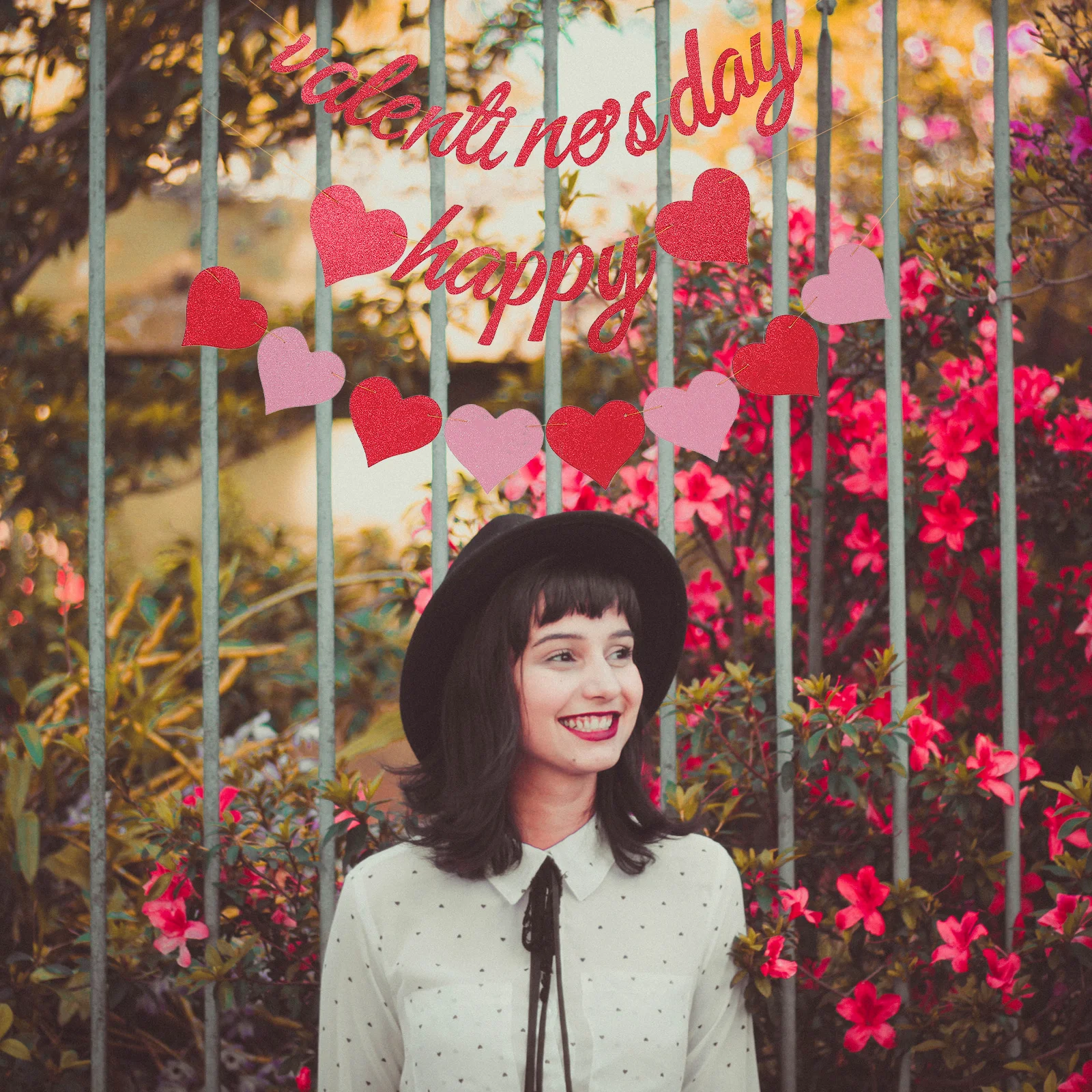 2Pcs Heart-Shaped Banners Party Ornaments Exquisite Designs Add Beautiful View Decoration Wedding Party Banners 
2Pcs Heart-Shaped Banners Party Ornaments Exquisite Designs Add Beautiful View Decoration Wedding Party Banners