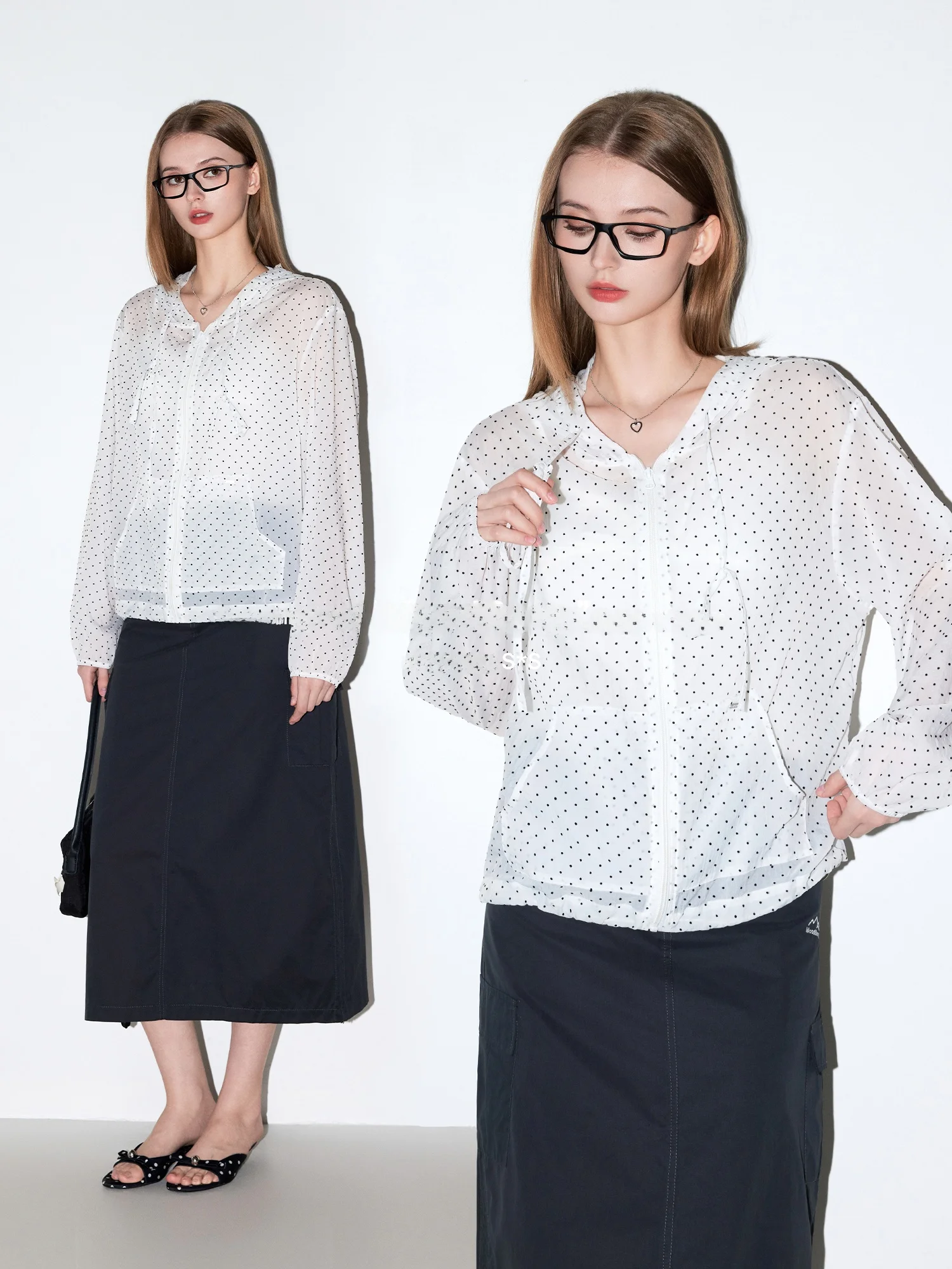 MoodBerry Polka Dot Print UPF50 Lightweight Breathable Women's Summer UV Protection Shirt Thin Outerwear Top for Sunscreen
MoodBerry Polka Dot Print UPF50 Lightweight Breathable Women's Summer UV Protection Shirt Thin Outerwear Top for Sunscreen