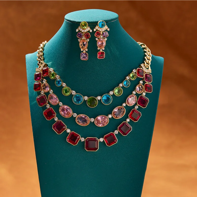 Designer Vintage Style Earrings Necklace Women Lady Inlay Colored Cubic Zircon Three Layers Chain Dinner Party Jewelry Sets
Designer Vintage Style Earrings Necklace Women Lady Inlay Colored Cubic Zircon Three Layers Chain Dinner Party Jewelry Sets