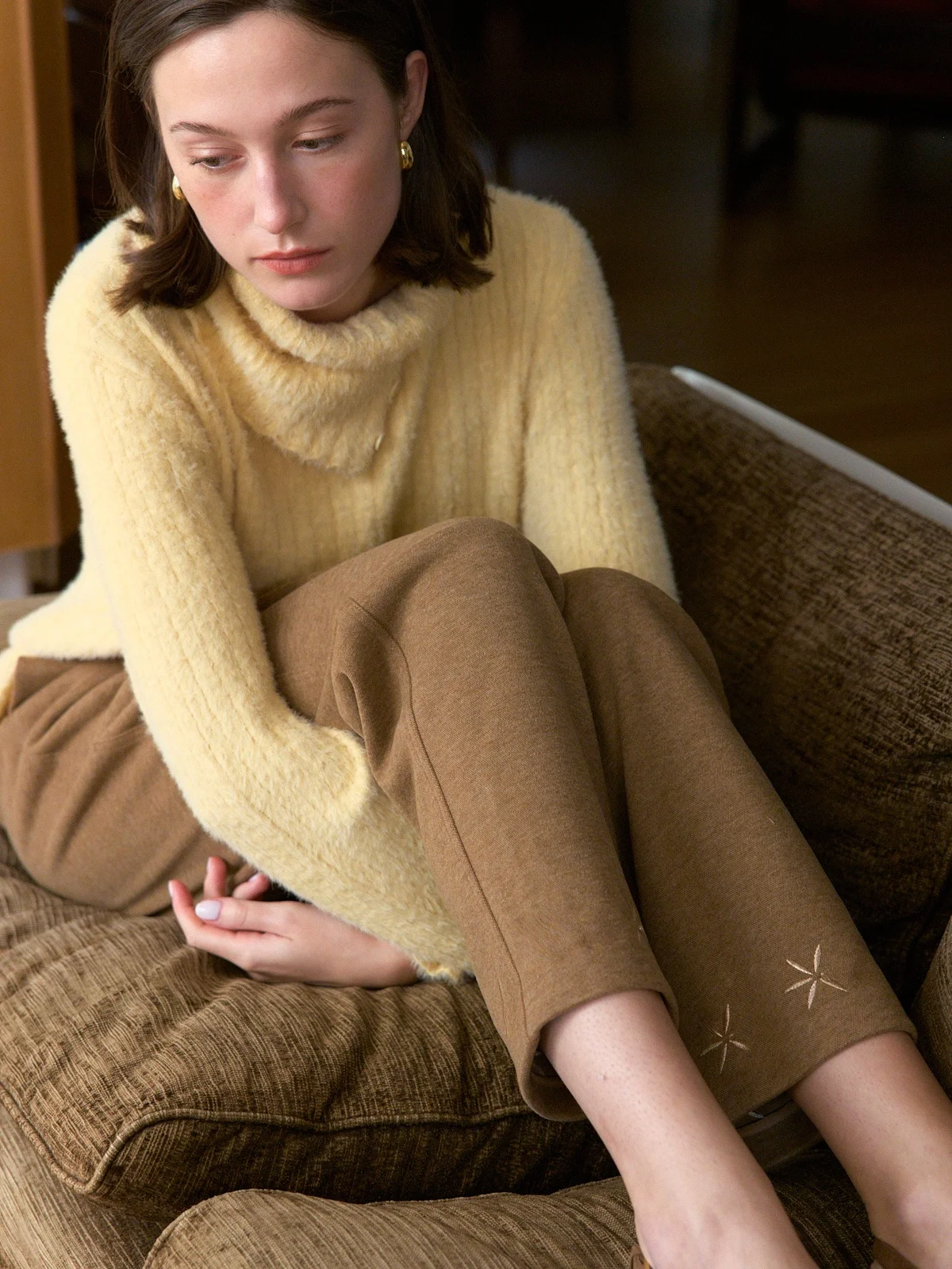 Женские повседневные брюки Te by FrigidOrg осенне-зимние, прямого кроя, с вышивкой золотом и серебром, из шелка и шерсти, дышащие
Женские повседневные брюки Te by FrigidOrg осенне-зимние, прямого кроя, с вышивкой золотом и серебром, из шелка и шерсти, дышащие