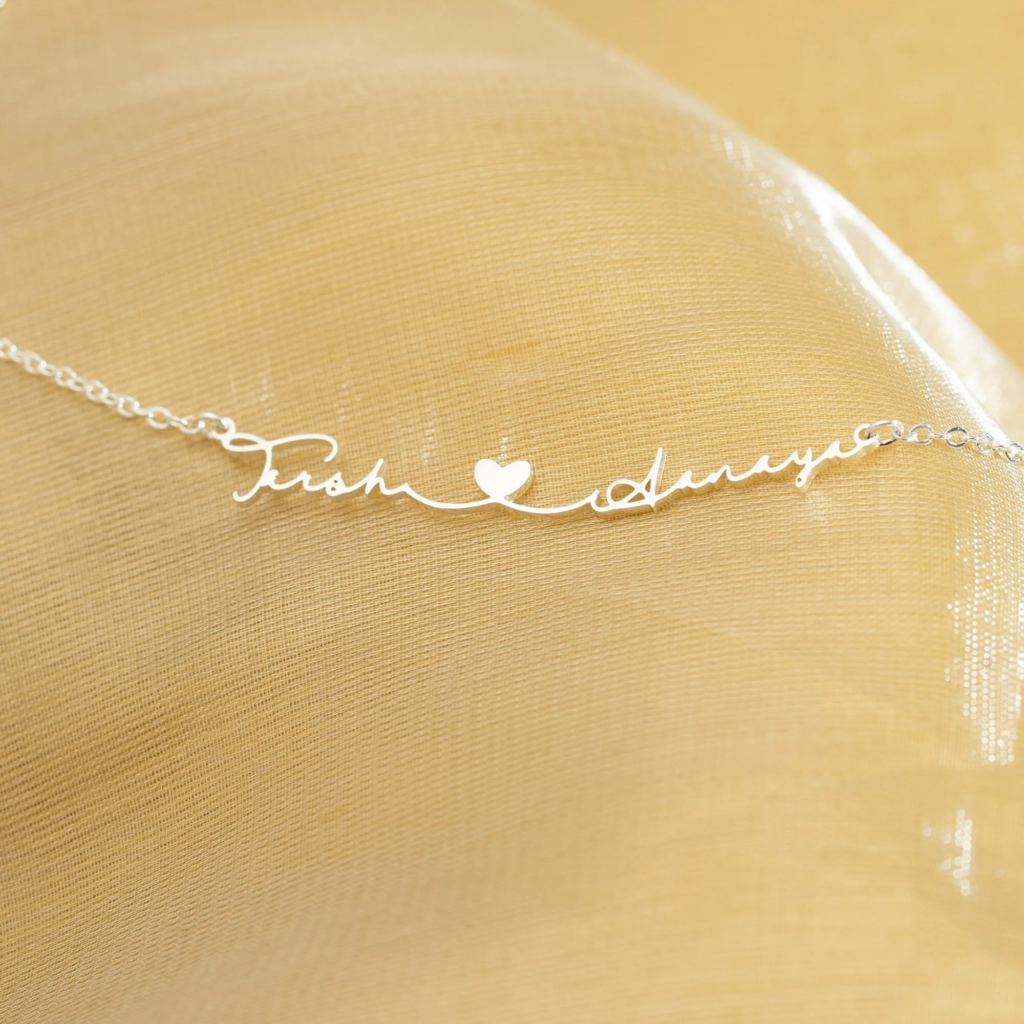 Custom Couple Name Necklace Two Names with Heart Pendant His and Hers Matching Necklaces Romantic Gift for Valentine's Christmas 
Custom Couple Name Necklace Two Names with Heart Pendant His and Hers Matching Necklaces Romantic Gift for Valentine's Christmas