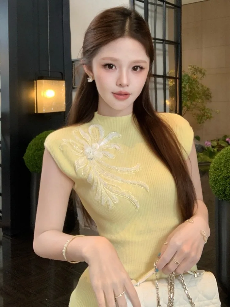 Elegant Embroidered Slim Fit T-Shirt with Stand Collar And Small Flying Sleeves for Women Summer New Style Versatile Pure Color
Elegant Embroidered Slim Fit T-Shirt with Stand Collar And Small Flying Sleeves for Women Summer New Style Versatile Pure Color
