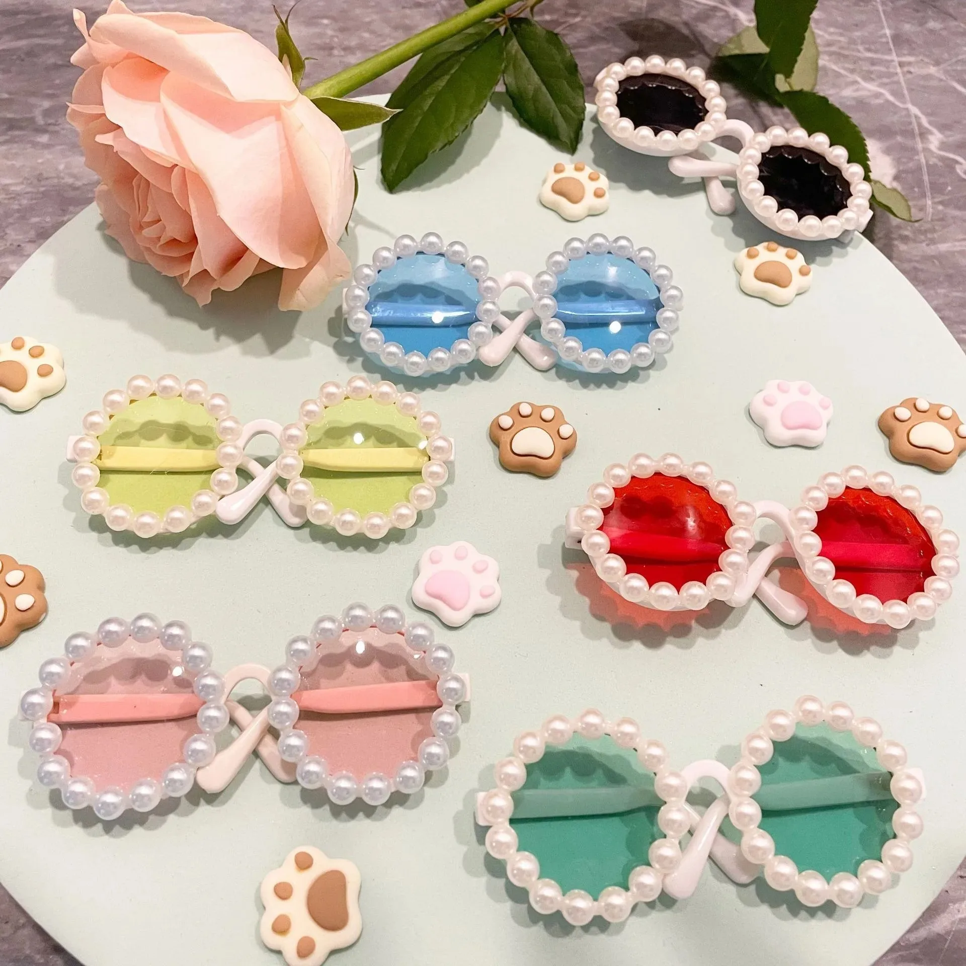 17cm Labubu Doll Sunglasses - Kawaii Pearl Rim Plastic Glasses, Casual Eyewear for Dolls, Cute Miniature Accessories (No Doll)
17cm Labubu Doll Sunglasses - Kawaii Pearl Rim Plastic Glasses, Casual Eyewear for Dolls, Cute Miniature Accessories (No Doll)