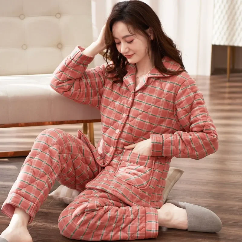2024 New Extra-thick Pajama Women Autumn Winter 100% Cotton Padded Loungewear Middle-aged Homewear Suit V-neck Lattice Sleepwear
2024 New Extra-thick Pajama Women Autumn Winter 100% Cotton Padded Loungewear Middle-aged Homewear Suit V-neck Lattice Sleepwear