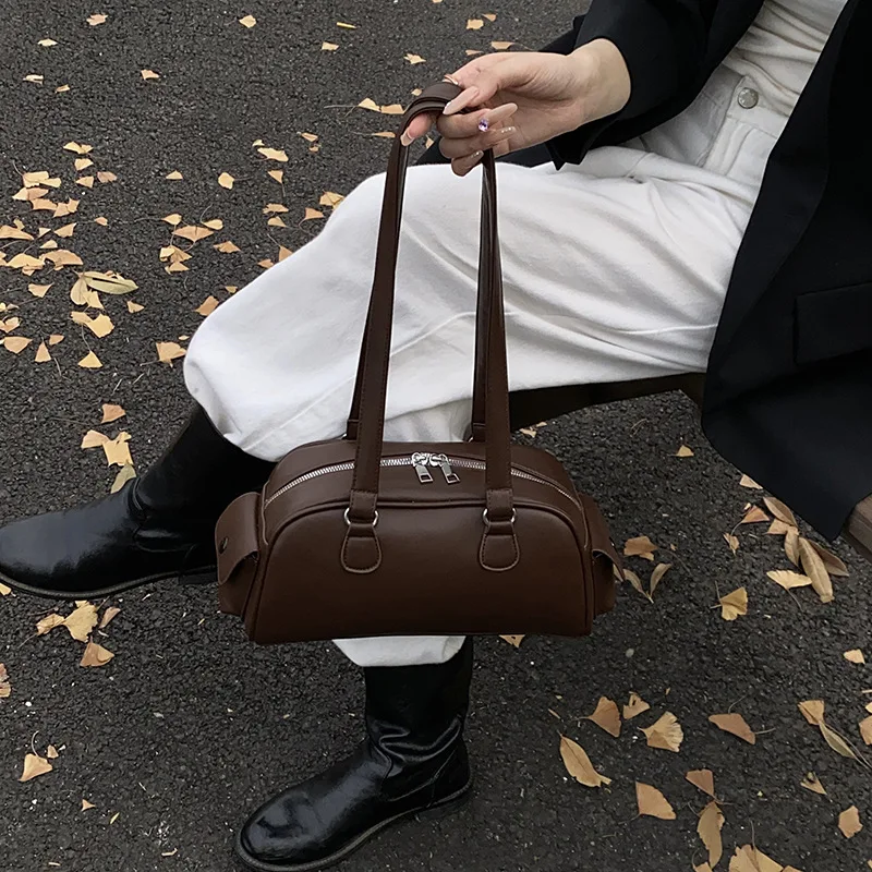 New Retro Boston Bag Women, High-end Shoulder Handbag, Niche Underarm Bag, Versatile Commuting
New Retro Boston Bag Women, High-end Shoulder Handbag, Niche Underarm Bag, Versatile Commuting