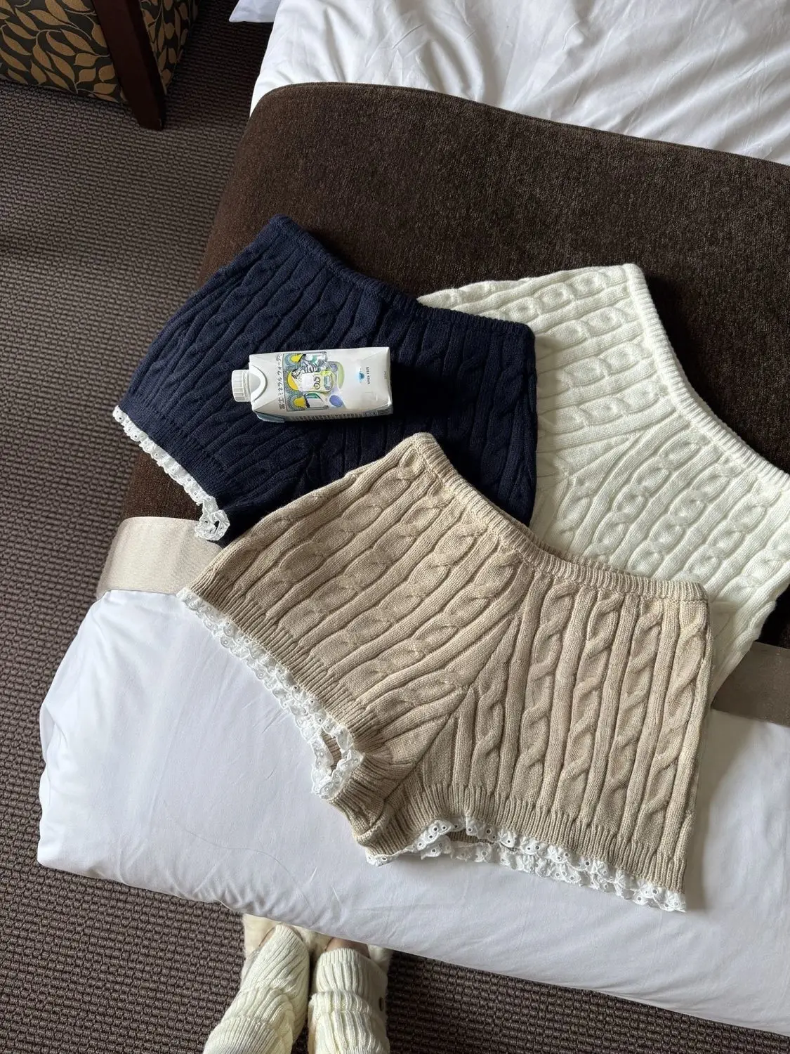 2026 Spring New Navy Blue Knitted Twist Shorts Women's Lace High Waist Y2k Shorts
2026 Spring New Navy Blue Knitted Twist Shorts Women's Lace High Waist Y2k Shorts