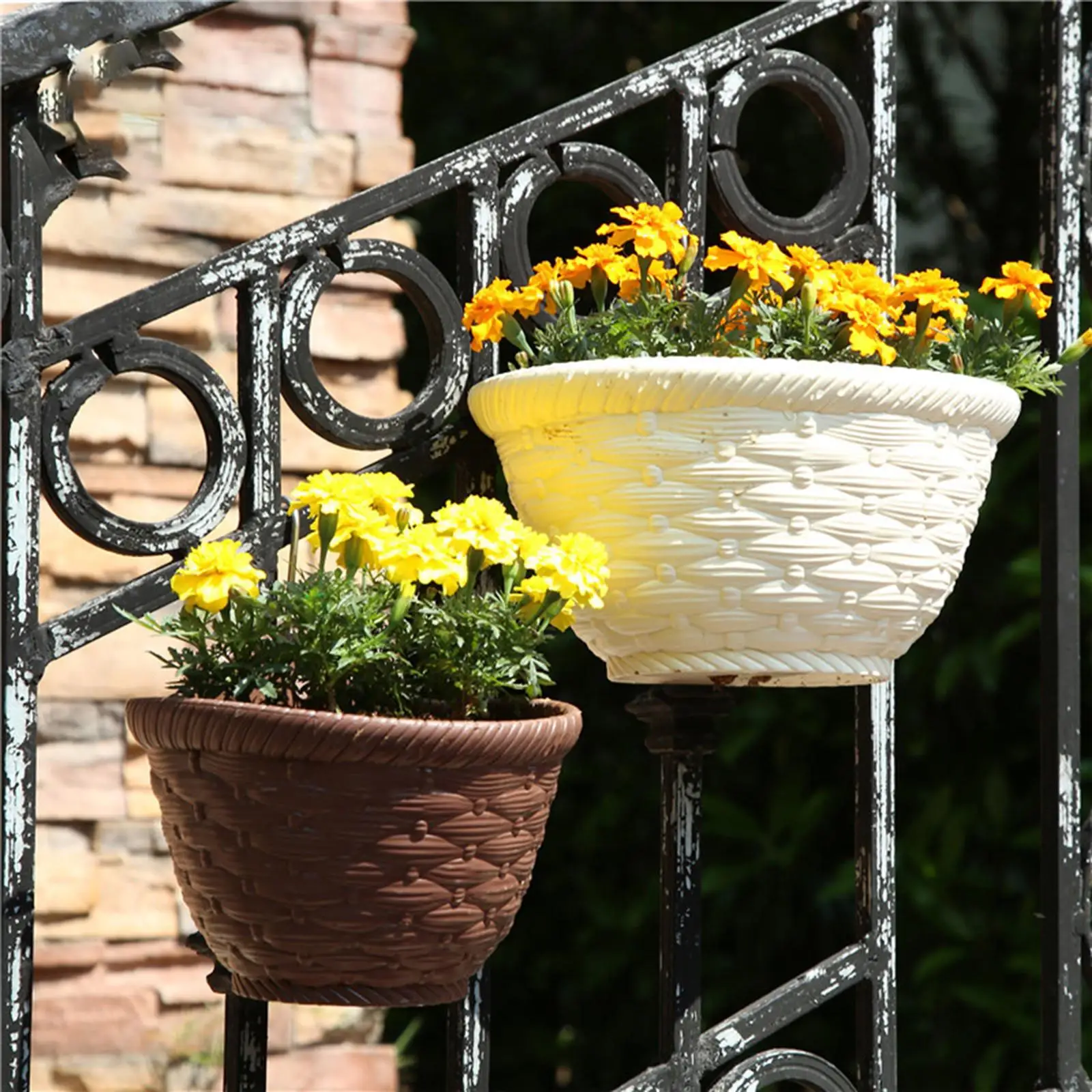 Balcony Railing Hanging Planter Wall Flowerpot Indoor Outdoor Resin Plant Pot Drainage Holder for Yard Courtyard
Balcony Railing Hanging Planter Wall Flowerpot Indoor Outdoor Resin Plant Pot Drainage Holder for Yard Courtyard