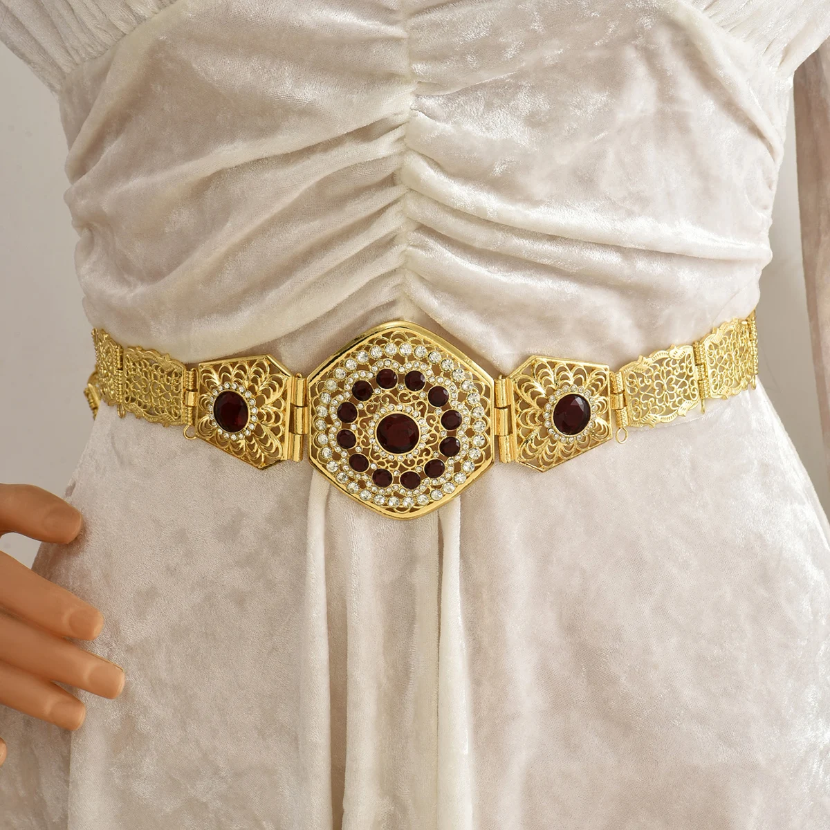 Vintage Crystal Gold Waist Belt Ornate Filigree Chain for Women Bridal Festival Accessory Formal Occasions
Vintage Crystal Gold Waist Belt Ornate Filigree Chain for Women Bridal Festival Accessory Formal Occasions